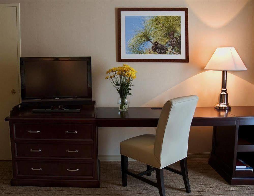 Sheraton Raleigh Hotel Esterno foto