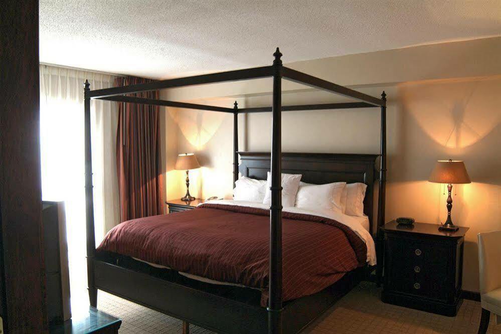 Sheraton Raleigh Hotel Esterno foto